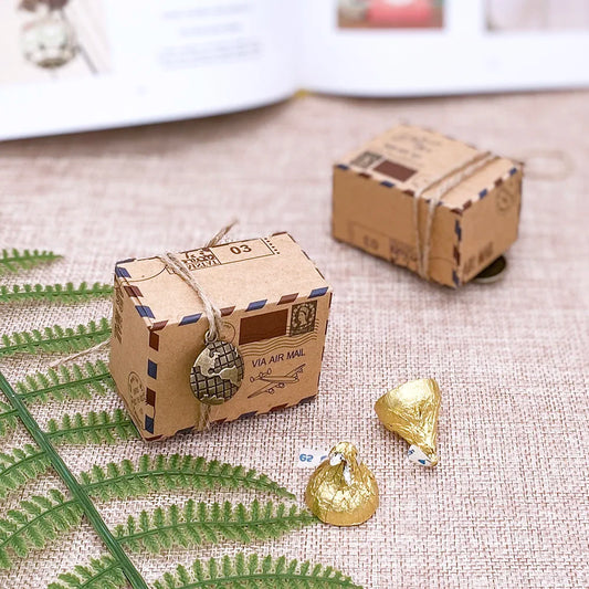 50 Pcs Vintage Favors Candy Box Kraft Paper Travel Theme Airplane Air Mail Boxes With Compass Hanging Wedding Party Souvenirs
