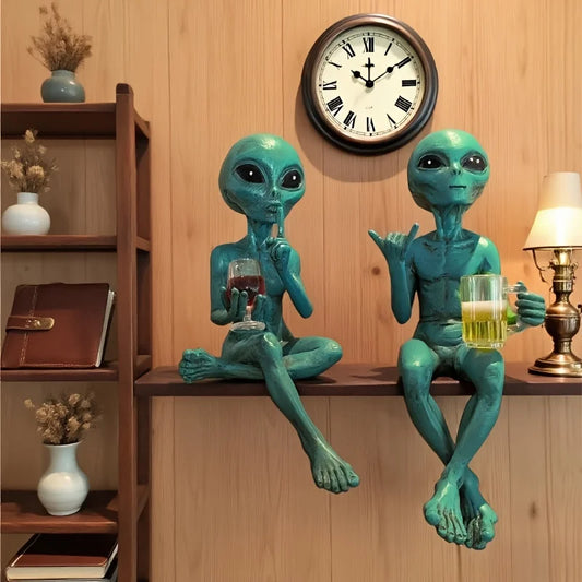 New Outer Space Alien Statue Sculpture Resin Red Wine Drinking Alien Garden Figurine Set Yard Decors Outdoor Courtyard Ornaments