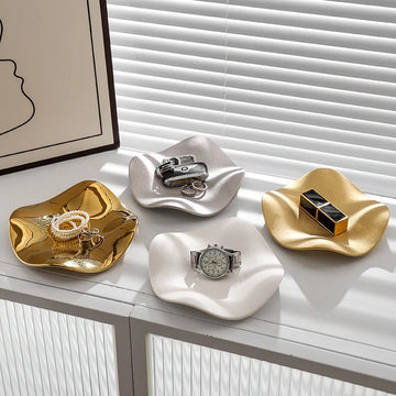 Irregular flower special-shaped jewelry storage plate jewelry display plate electroplated light luxury ceramic pendulum plate