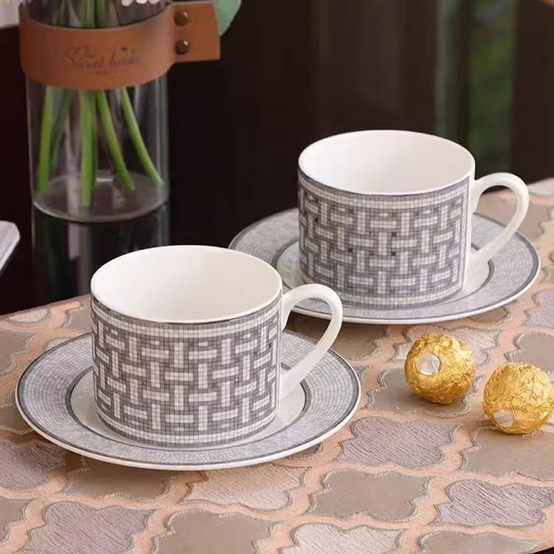 European Retro Light Luxury Ceramic Coffee Cup Home Bone China Cup And Saucer Set English Afternoon Tea Creative Teacup Cup Gift