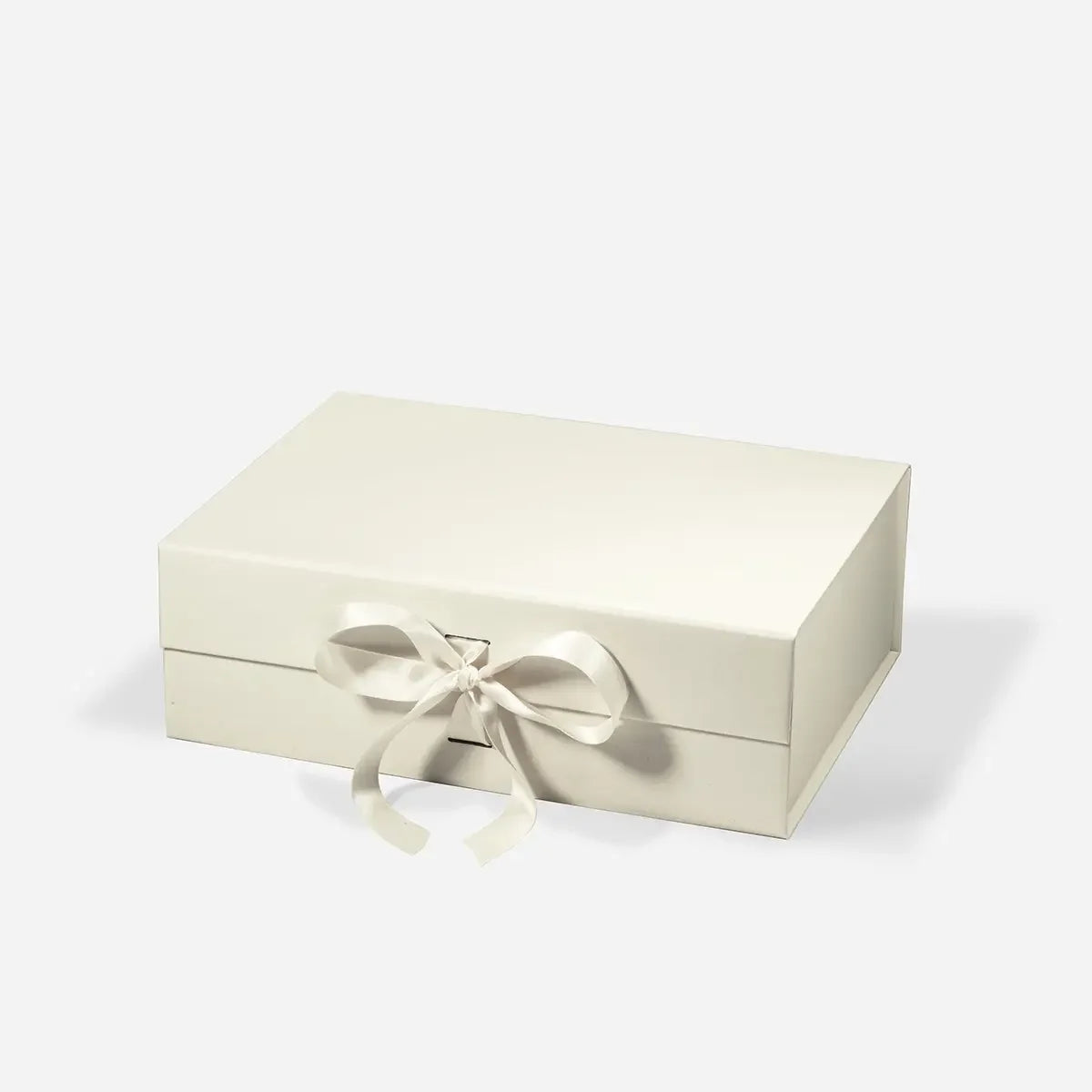 Liyueyibox Medium Luxury Magnetic Closure Rigid Gift Box| Custom Logo Wedding/Birthday /Baby gift/ Packaging Eco-Friendly