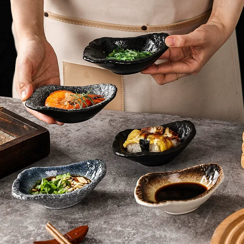 1pc New Creative Sauce Dishes Sushi Plate Japanese Style Ceramic Barbecue Dipping Dishes Fruit Dessert Plates Kitchen Tableware