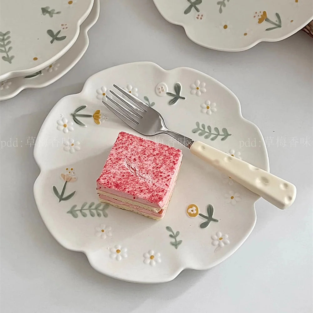 Embossed Daisy Plates Ceramic Home Dining Plate Small Fresh Light Luxury Western Round Breakfast Plate Decor Kitchen Accessories