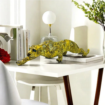 Cheetah Statue Home Decor Leopard Sculpture Resin Sitting Panther Figurine Desktop Table Top Ornament Home Office Decoration